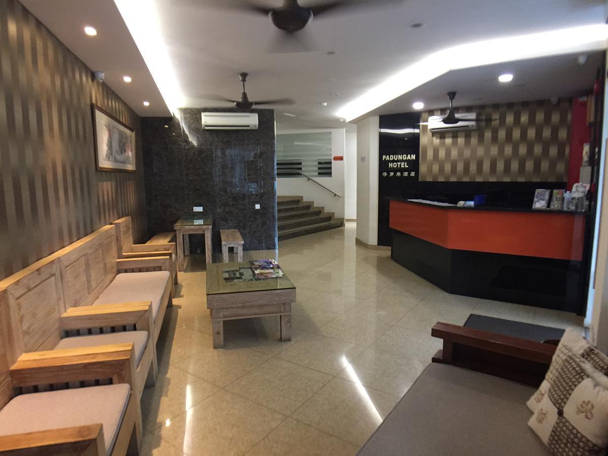 كوشنج Padungan Hotel المظهر الخارجي الصورة