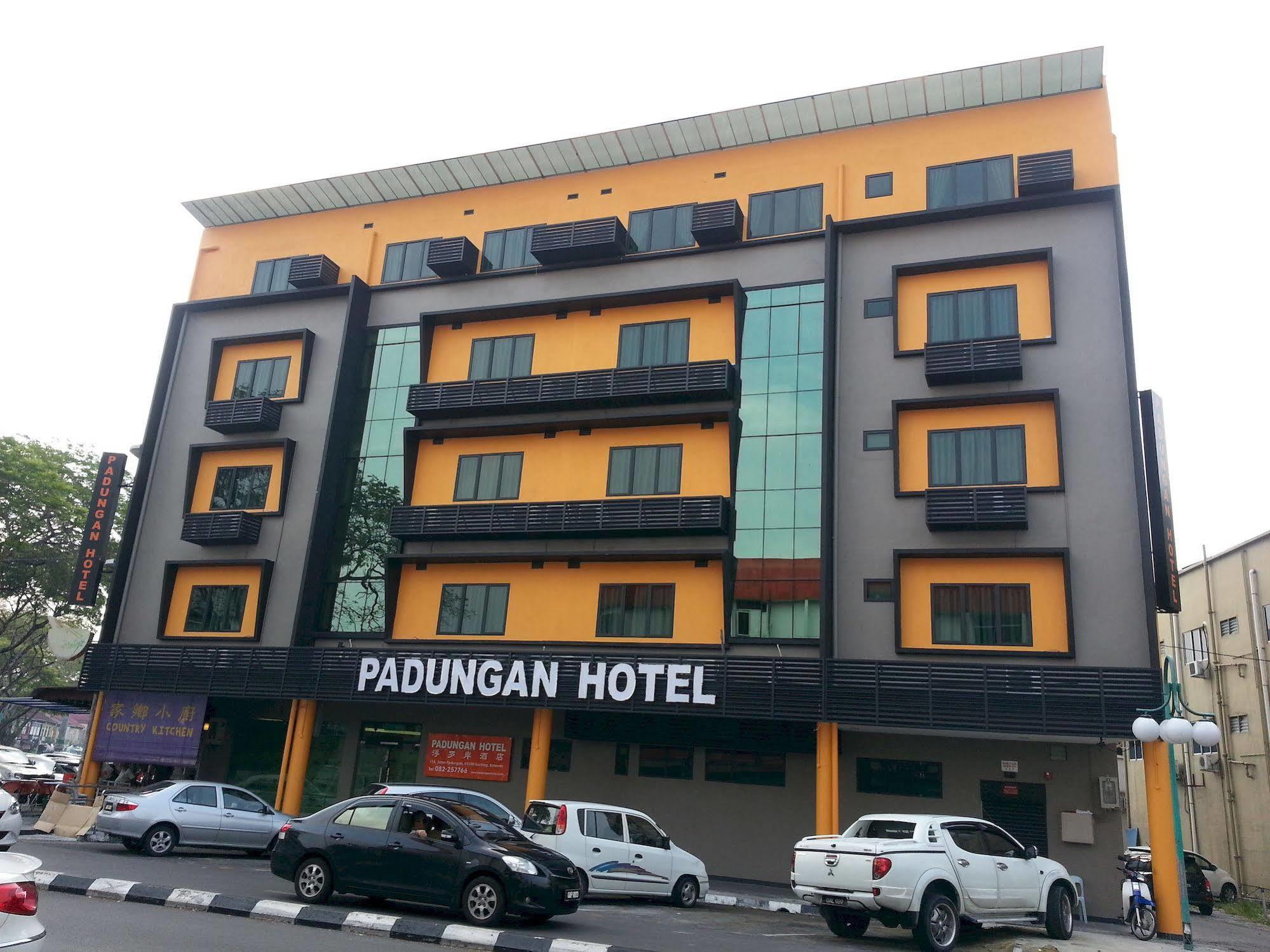 كوشنج Padungan Hotel المظهر الخارجي الصورة